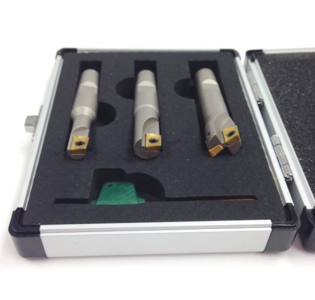 3PC 1/2 SHANK SQUARE SHOULDER COOLANT-THRU INDEXABLE END MILL SET-APKT1003 (5822-1710) - Image 2